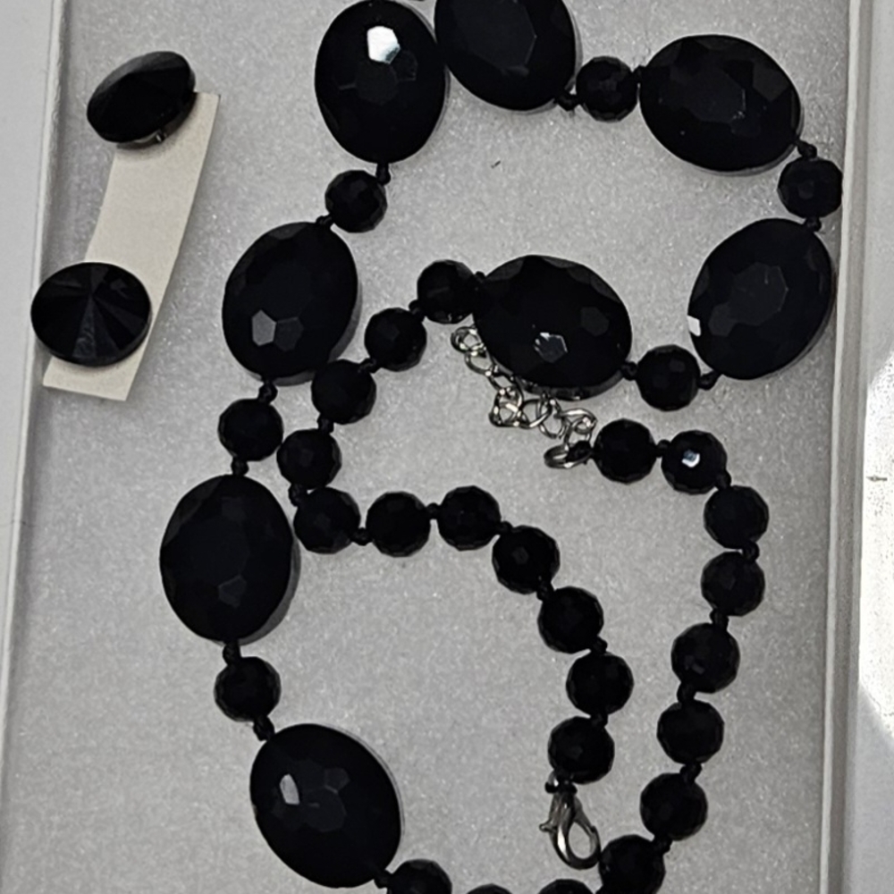 Elegant Black Jewelry Set